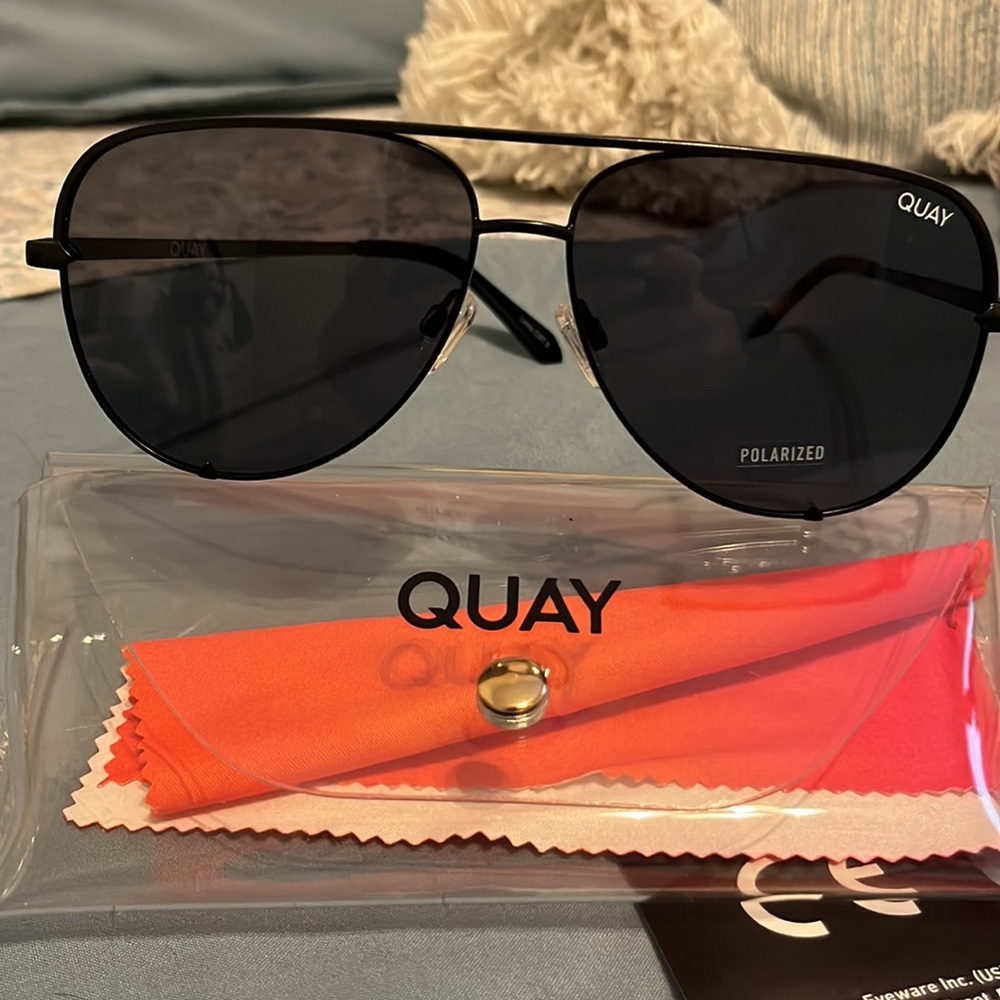brand new QUAY sunglasses